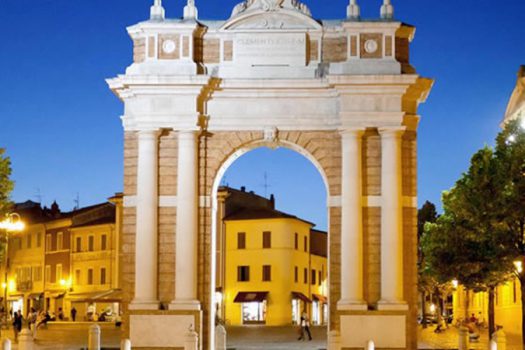 Glimpses, history and flavours in a unique atmosphere: the magical village of Santarcangelo by ebike