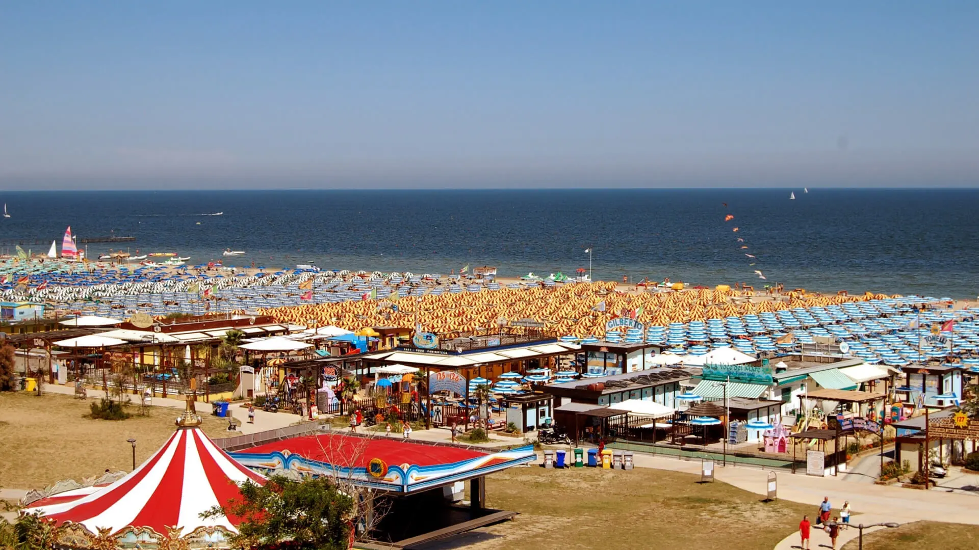 Hotel Rivazzurra fronte mare a Rimini